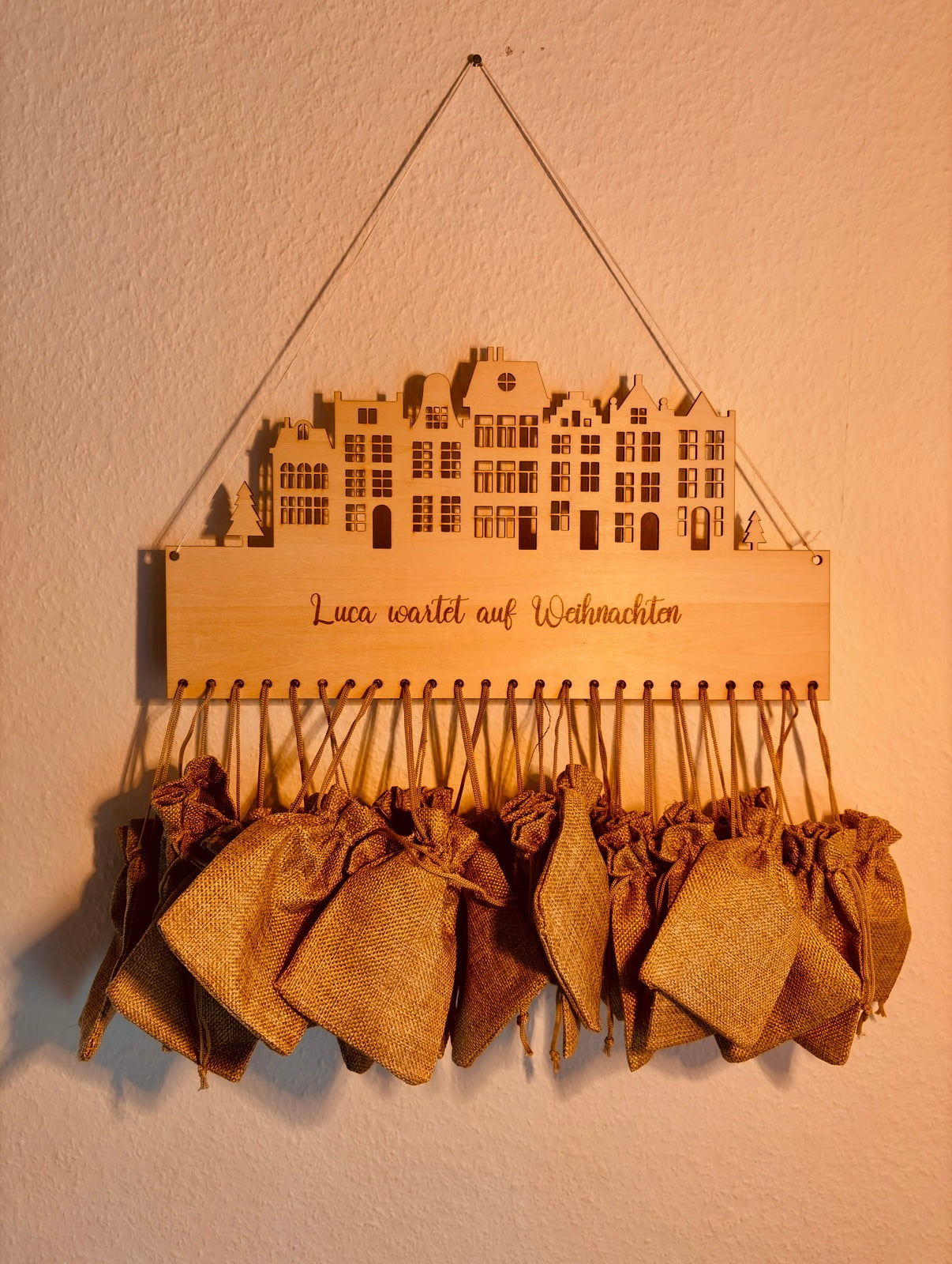 ✨ Personalisierter Adventskalender „Winterdorf“ – Magische Vorfreude auf Weihnachten ✨